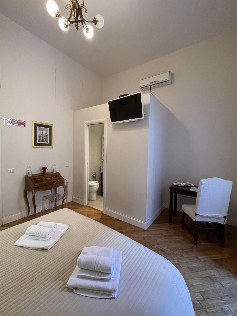 Casa Claudia Giulio Cesare image