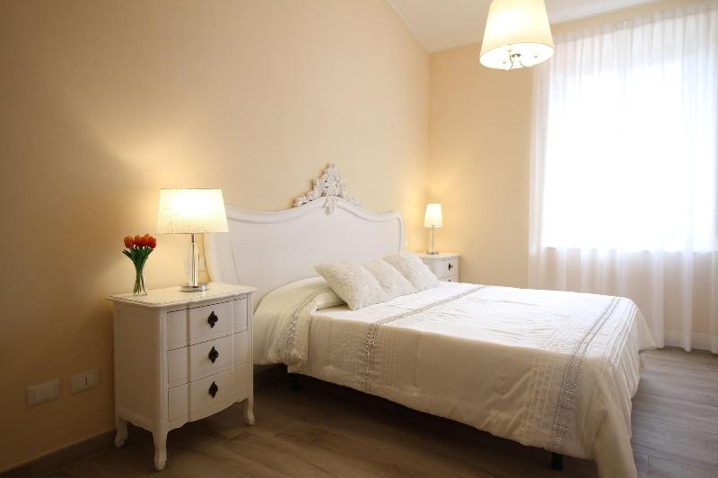 LUCCA IN CHIC image