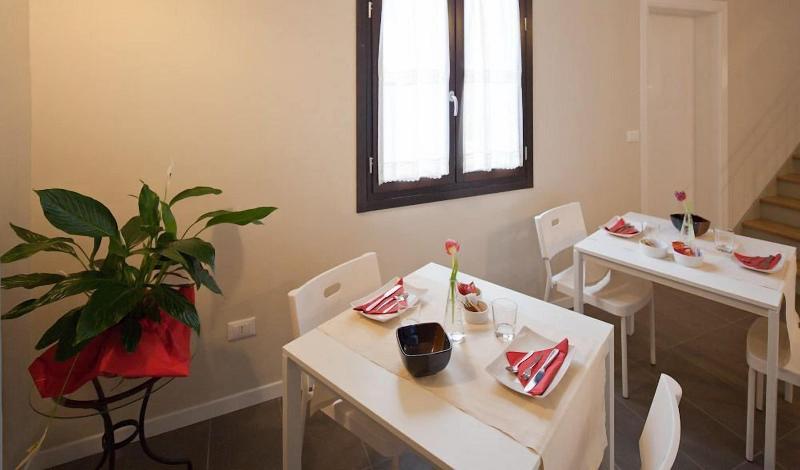 Honey Rooms image