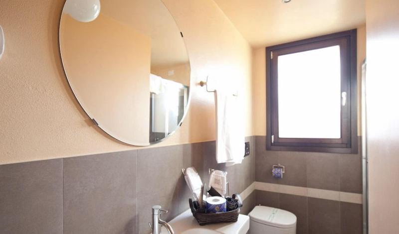 Honey Rooms image