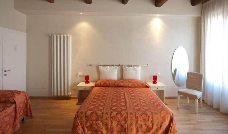 Honey Rooms image