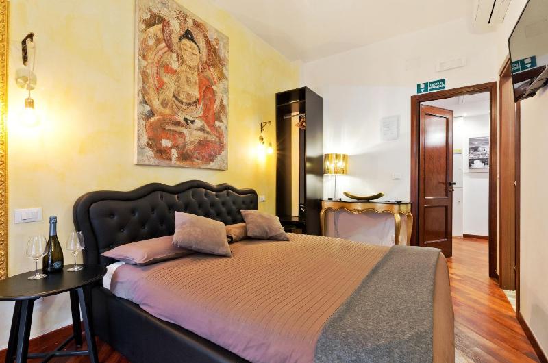 Vatican Qg Rooms image
