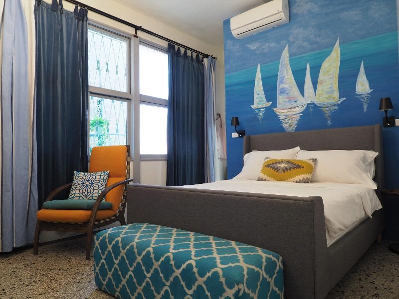 Seamoonhouse image