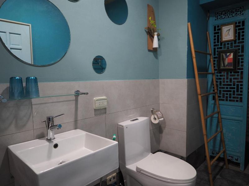 Seamoonhouse image