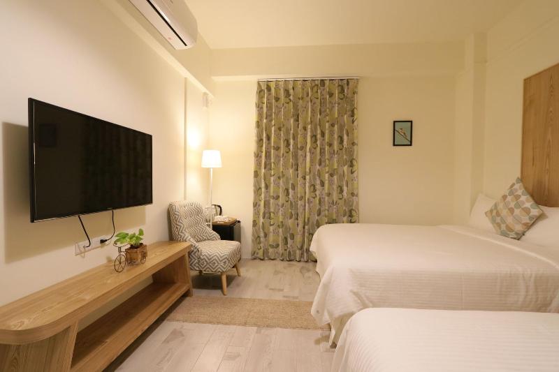 Flora Inn image