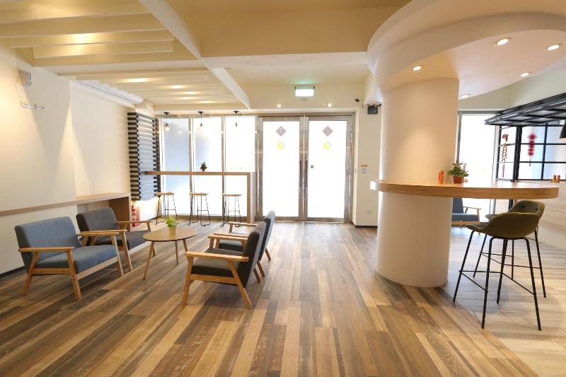 Flora Inn image