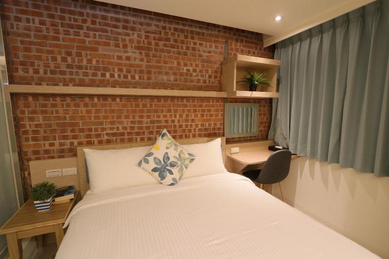 Flora Inn image