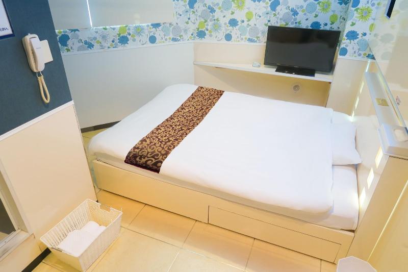 Hotel Century image