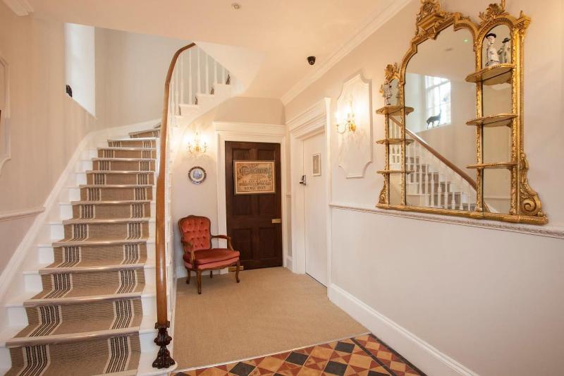 Victoria House Stow image
