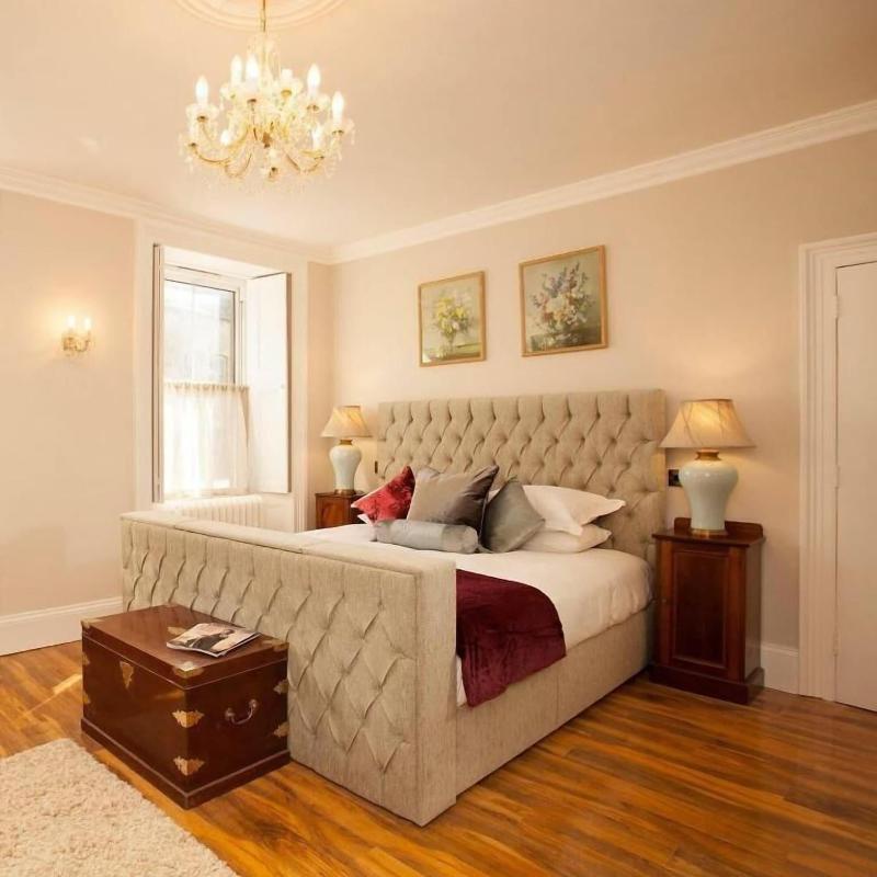 Victoria House Stow image