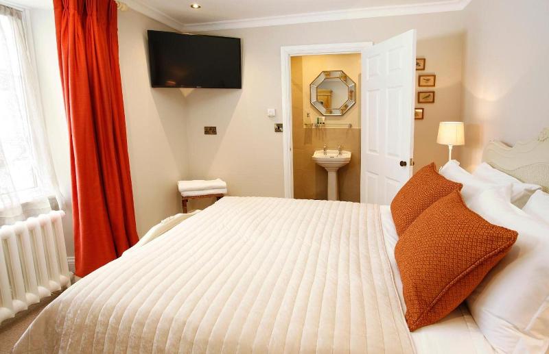 Victoria House Stow image