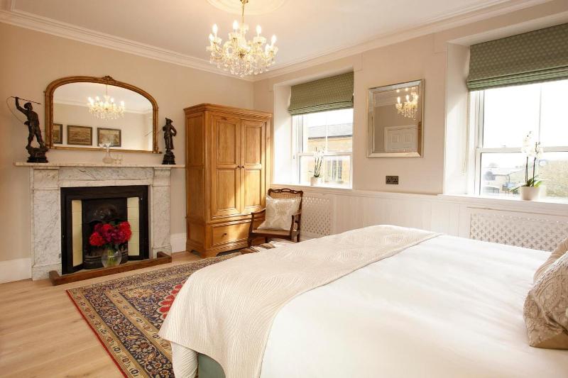 Victoria House Stow image
