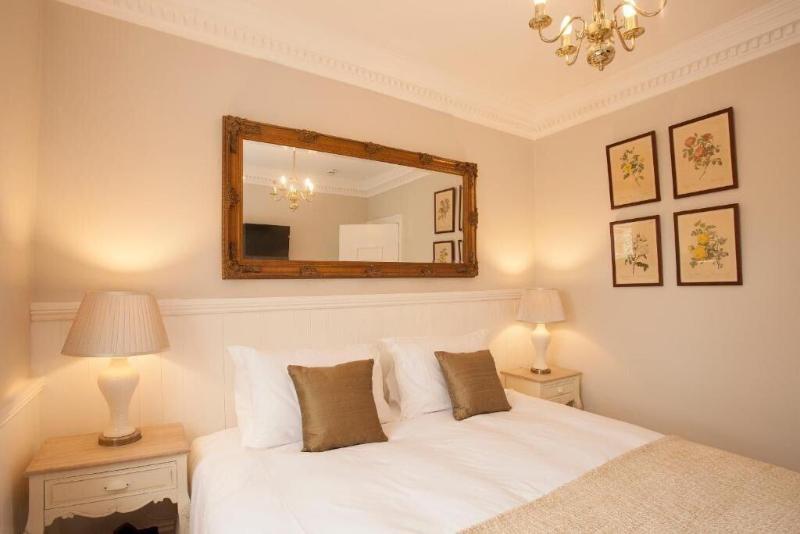 Victoria House Stow image