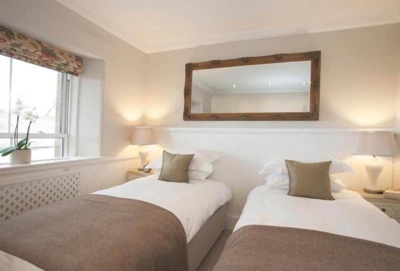 Victoria House Stow image