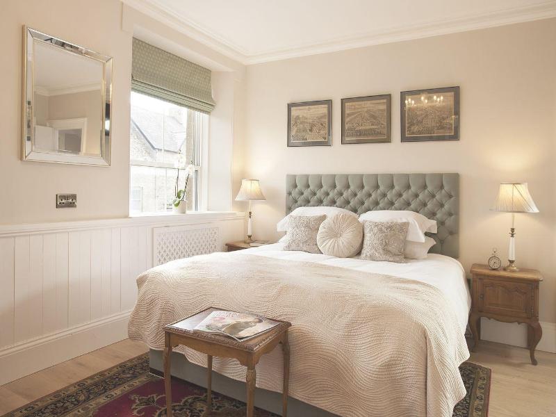 Victoria House Stow image