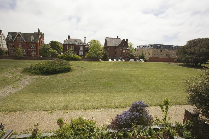 Barons Court image