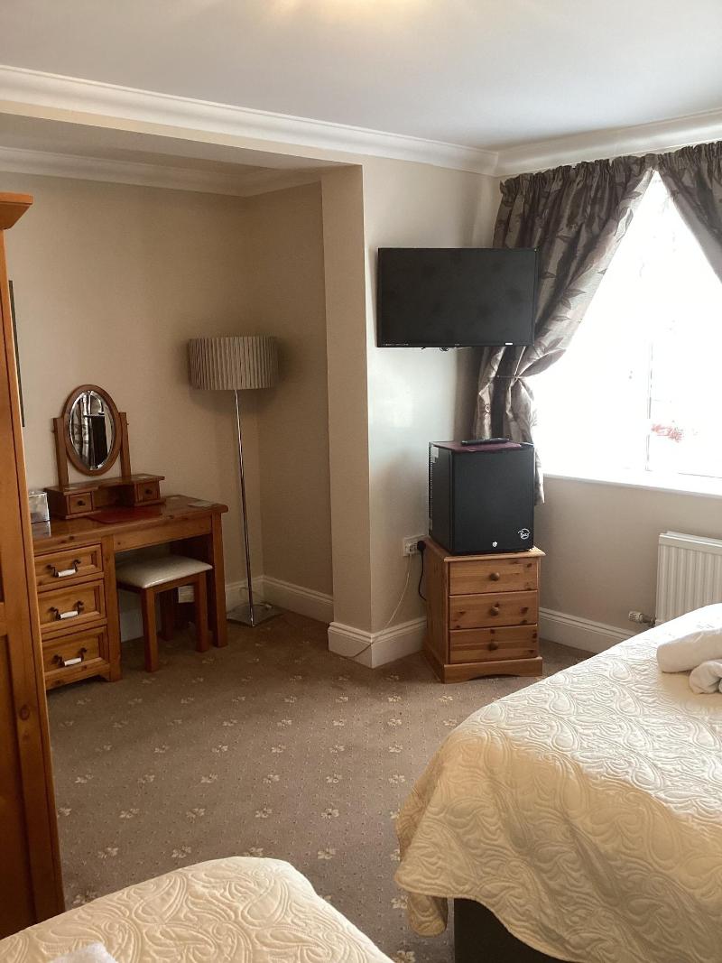 Barons Court image