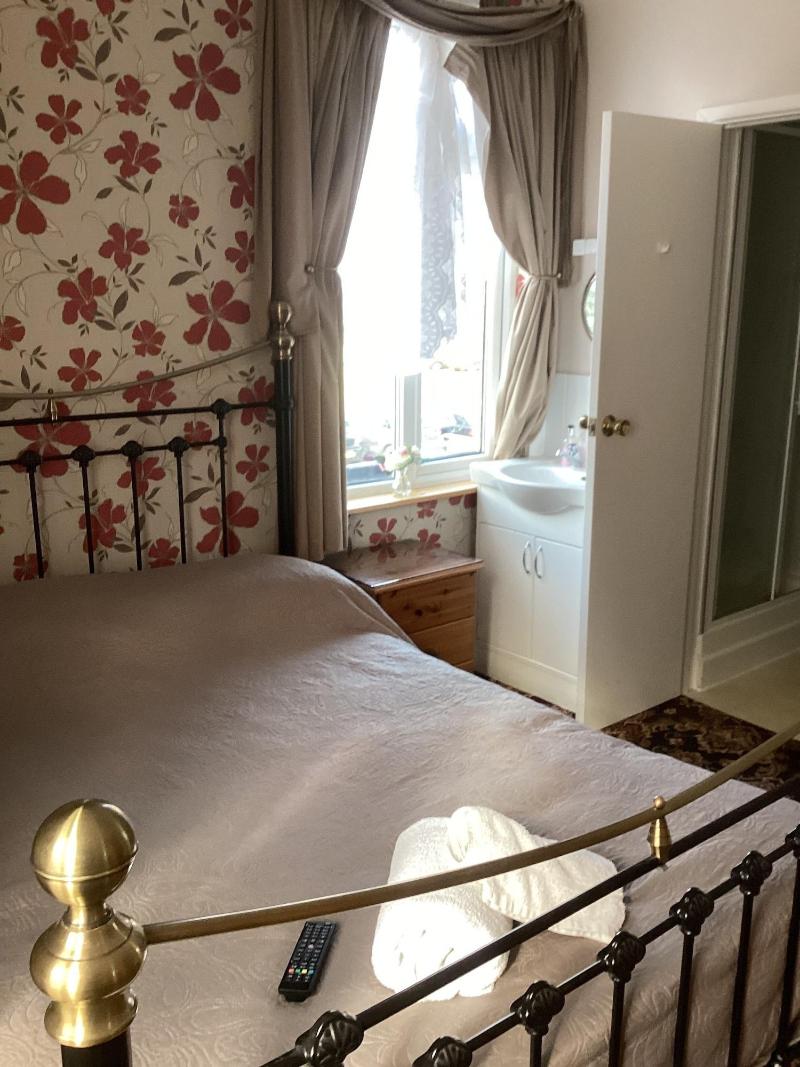 Barons Court image