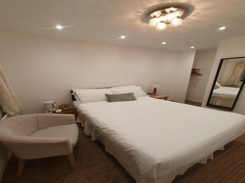 The Manor Guesthouse image