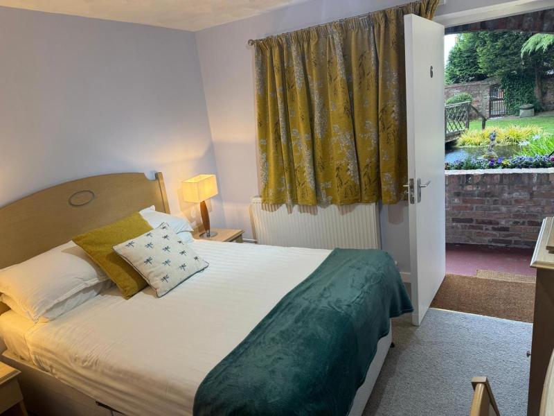 The Manor Guesthouse image