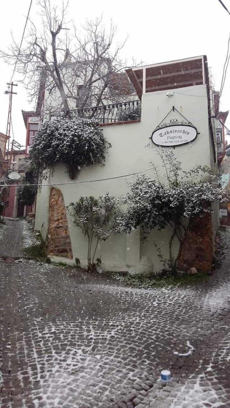 Taksiyarhis Pension