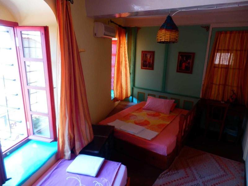 Taksiyarhis Pension 2