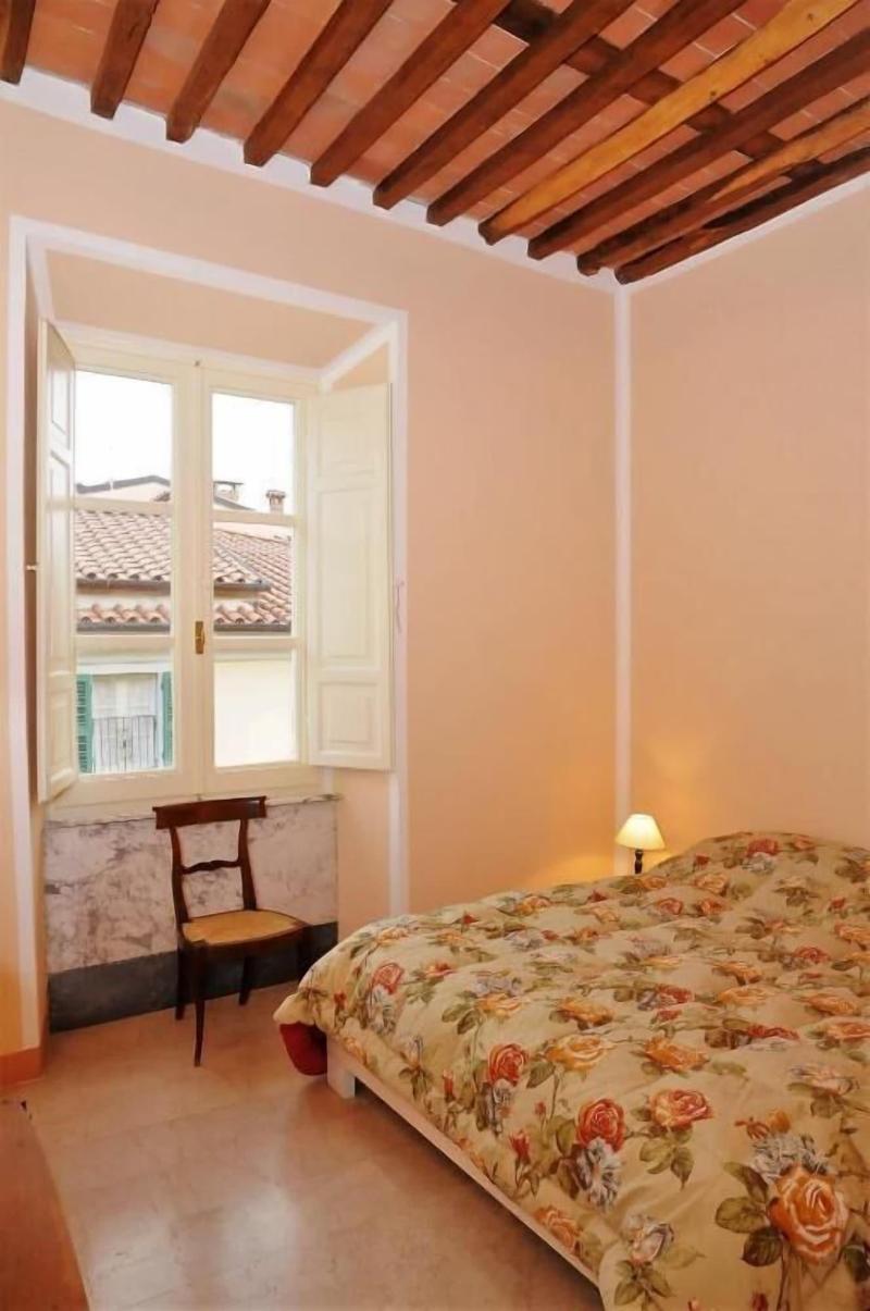 Cavour 33 image