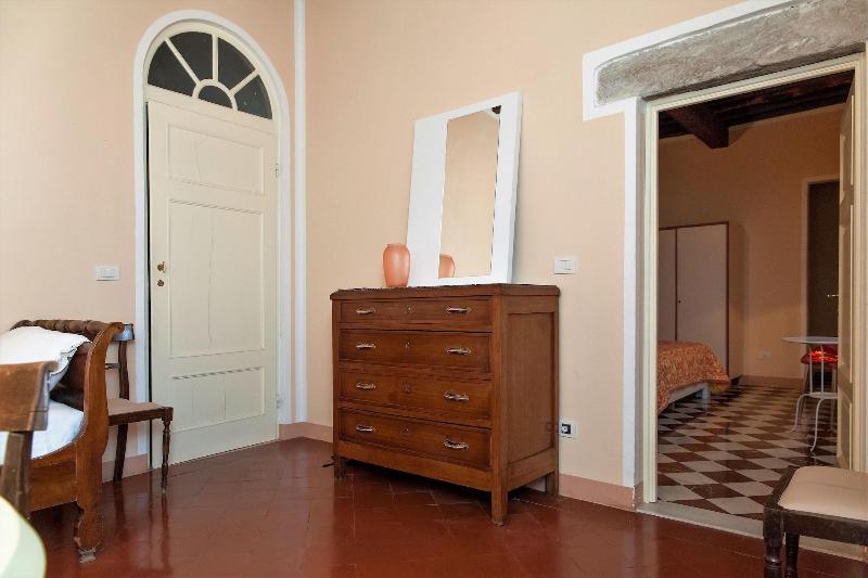 Cavour 33 image