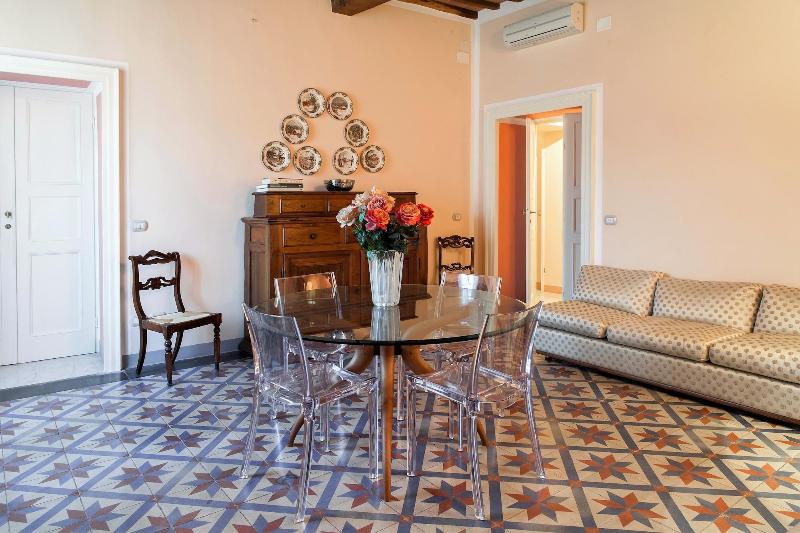 Cavour 33 image