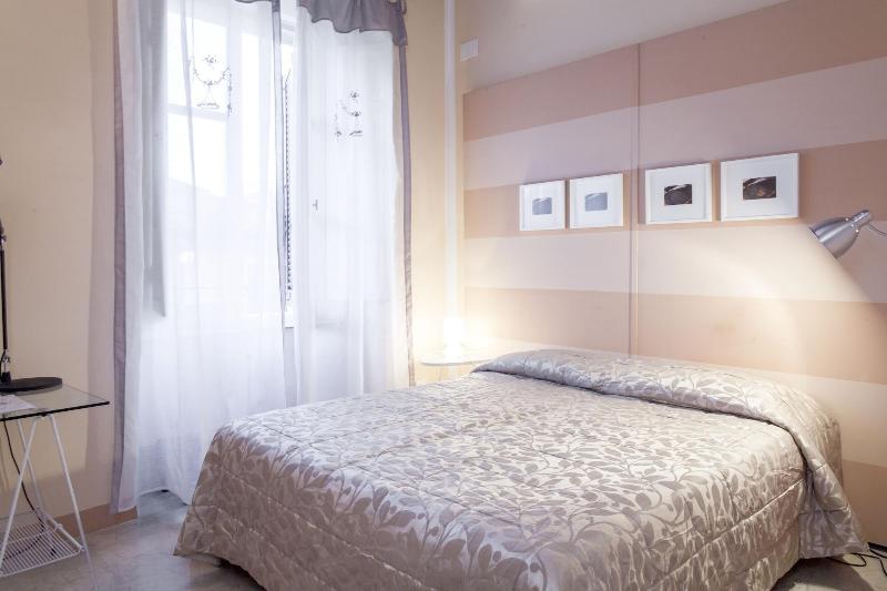 Cavour 33 image