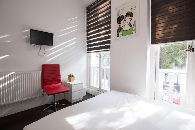 Charlotte Street Apartments by Allô Housing image