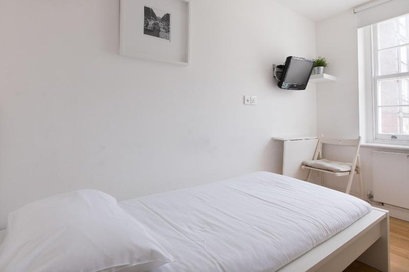 Charlotte Street Apartments by Allô Housing image