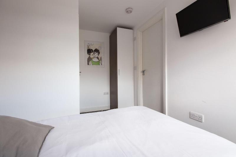 Charlotte Street Apartments by Allô Housing image
