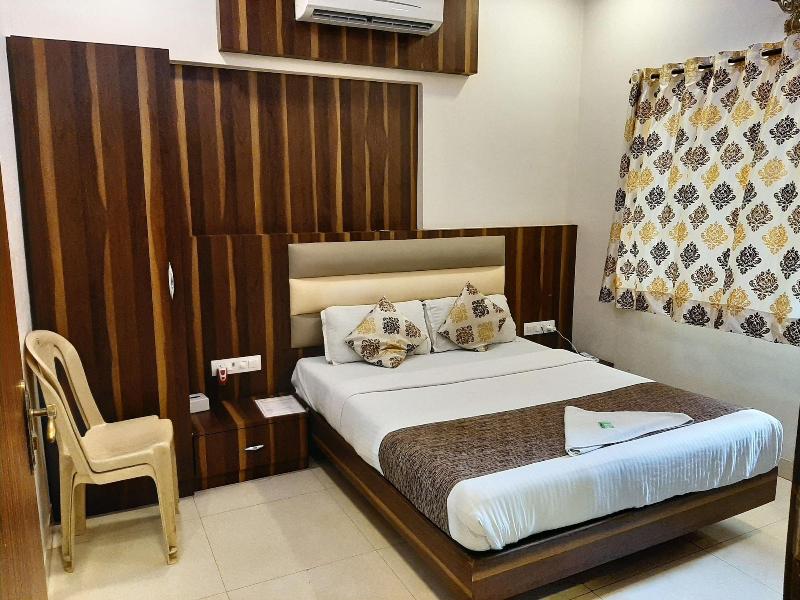 Golden Palms image