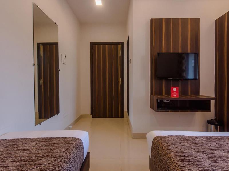 Golden Palms image