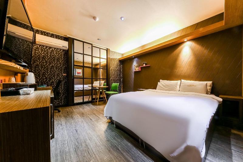 Manhattan Hotel image