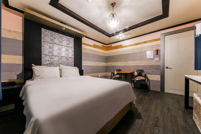 Manhattan Hotel image