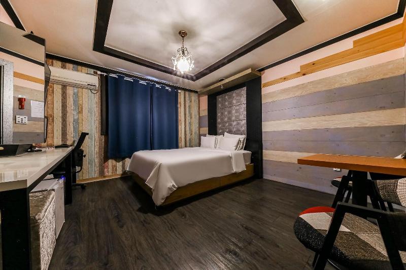 Manhattan Hotel image