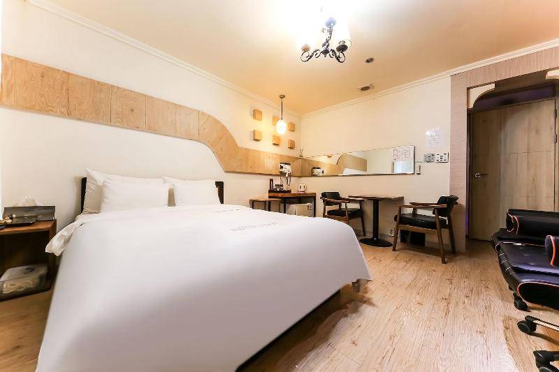 Manhattan Hotel image