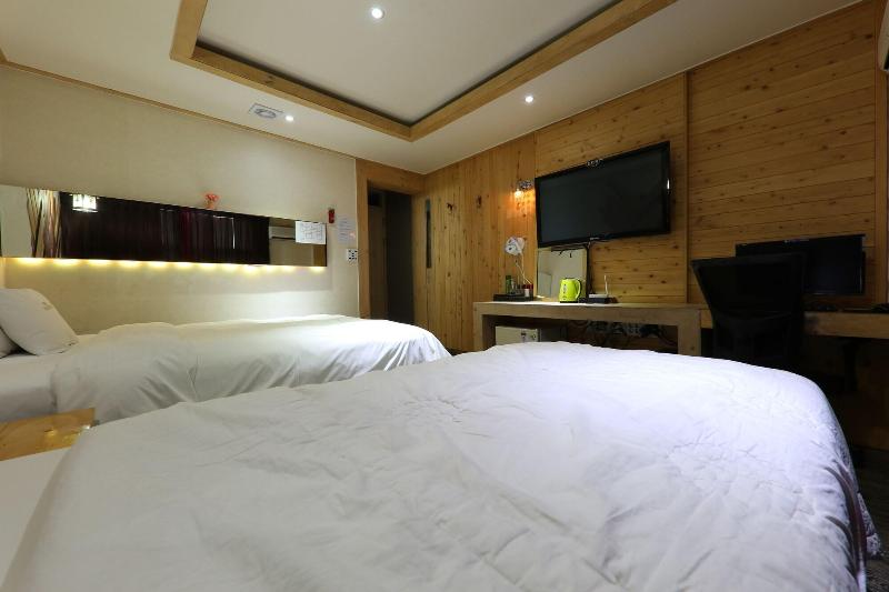Manhattan Hotel image