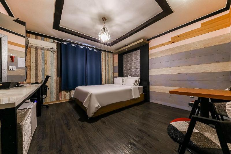 Manhattan Hotel image