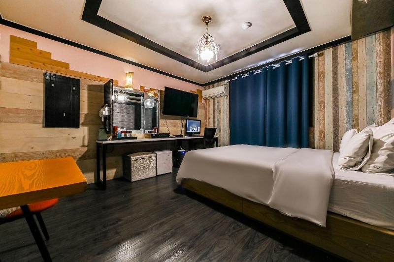 Manhattan Hotel image