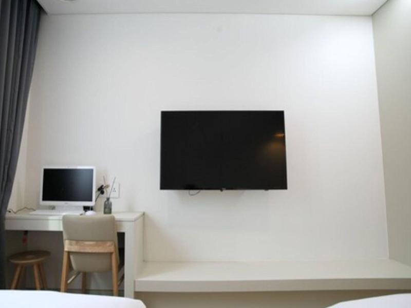Bricks Hotel image