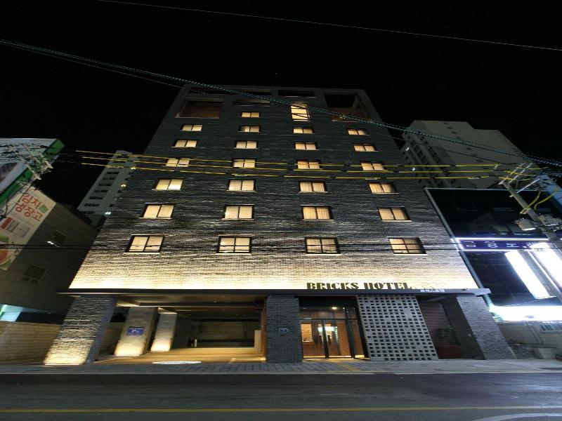 Bricks Hotel image