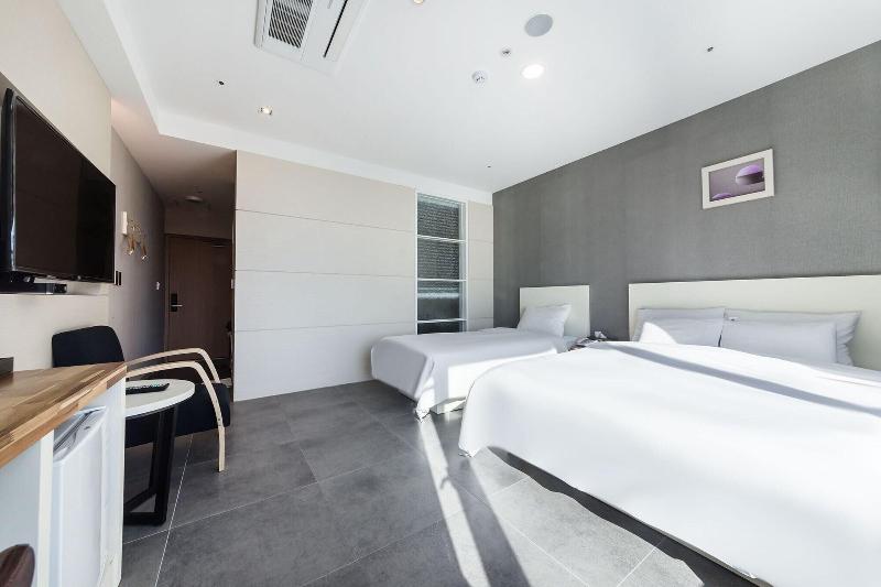 Incheon Hotel Bluemarine image