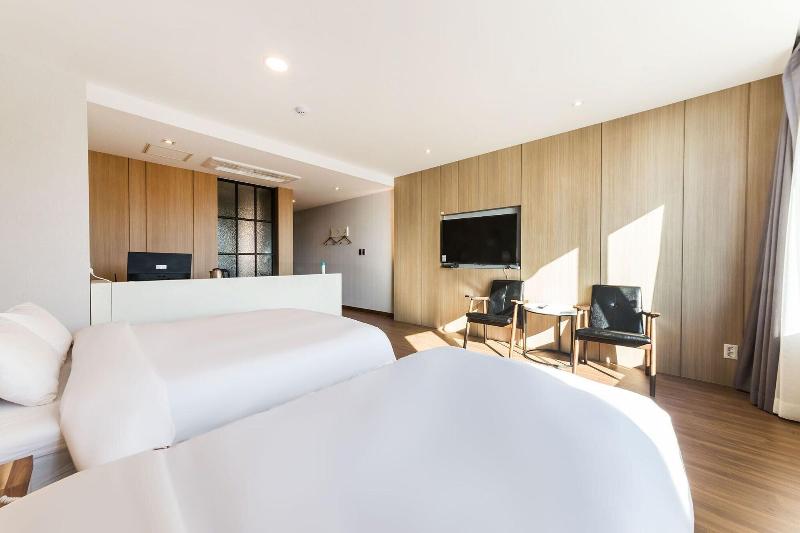 Incheon Hotel Bluemarine image