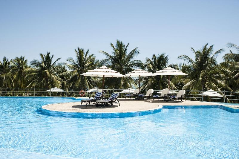 Sea Links Beach Hotel image