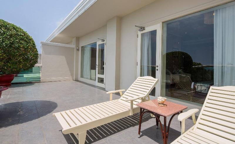 Sea Links Beach Hotel image