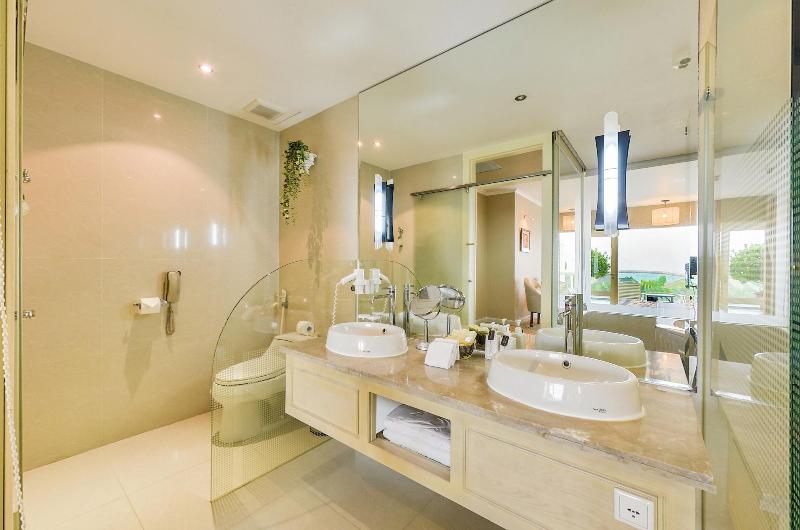 Sea Links Beach Hotel image