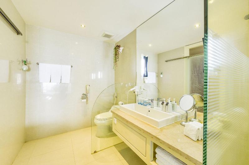Sea Links Beach Hotel image